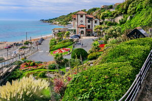 Flower slope with beach cove in the seaside resort of Ventnor, Isle of Wight, Hampshire, Great Britain, England