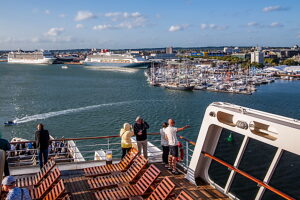 Sun deck of the Queen Mary 2 with cruise ships in the harbor, Southampton, Hampshire, Great Britain, England