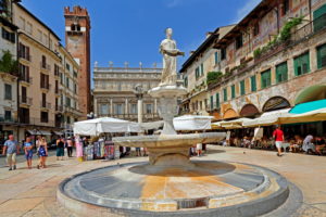 Piazza delle Erbe with the fountain Fontana di Madonna Verona and the Palazzo Maffei, historic center, Verona, Veneto, Italy, UNESCO World Heritage Site
