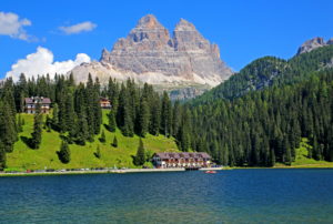 Misurina Lake with the Drei Zinnen 2999m, Belluno Province, Dolomites, Italy, UNESCO World Heritage Site