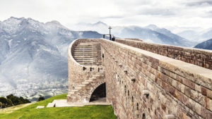 Kirche Santa Maria degli Angeli von Mario Botta unterhalb des Monte Tamaro im Kanton Tessin, Schweiz Kirche Santa Maria degli Angeli von Mario Botta unterhalb des Monte Tamaro im Kanton Tessin, Schweiz