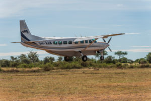 Cessna 208 Caravan Ex bei der Landung in der Serengeti, Tansania. Cessna 208 Caravan Ex bei der Landung in der Serengeti, Tansania.