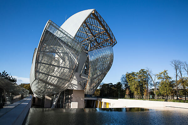 France, Paris, Louis Vuitton Foundation (Fondation Louis Vuitton), Art  Museum. - SuperStock