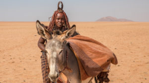 Himba Mädchen mit Esel Himba Mädchen mit Esel