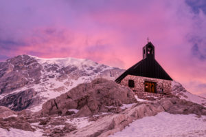 Zugspitzkapelle Maria Heimsuchung,
höchste Kapelle Deutschlands (2600müM.),
geweiht von Kardinal Ratzinger,
Werdenfelser Land, Wettersteingebirge, Zugspitzkapelle Maria Heimsuchung,
höchste Kapelle Deutschlands (2600müM.),
geweiht von Kardinal Ratzinger,
Werdenfelser Land, Wettersteingebirge,