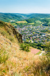 Rotenfels, steilste Erhebung nördlich der Alpen,
im Tal Bad Münster am Stein-Ebernburg, Kreis Bad Kreuznach, Rotenfels, steilste Erhebung nördlich der Alpen,
im Tal Bad Münster am Stein-Ebernburg, Kreis Bad Kreuznach,