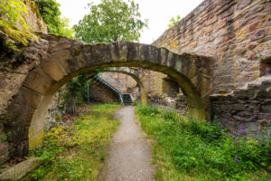 Burg Falkenstein im gleichnamigen Ort in der Pfalz im Donnersberg-Kreis, Burg Falkenstein im gleichnamigen Ort in der Pfalz im Donnersberg-Kreis,