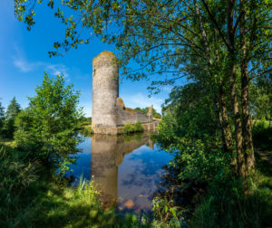 Wasserburg Baldenau im Hunsrück bei Morbach, erbaut von Fürstbischof Balduin von Luxemburg, Schauplatz der "Heimat"-Trilogie von Edgar Reitz Wasserburg Baldenau im Hunsrück bei Morbach, erbaut von Fürstbischof Balduin von Luxemburg, Schauplatz der "Heimat"-Trilogie von Edgar Reitz