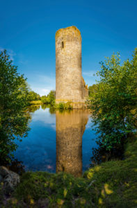Wasserburg Baldenau im Hunsrück bei Morbach, erbaut von Fürstbischof Balduin von Luxemburg, Schauplatz der "Heimat"-Trilogie von Edgar Reitz Wasserburg Baldenau im Hunsrück bei Morbach, erbaut von Fürstbischof Balduin von Luxemburg, Schauplatz der "Heimat"-Trilogie von Edgar Reitz