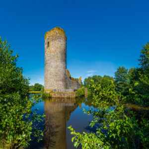 Wasserburg Baldenau im Hunsrück bei Morbach, erbaut von Fürstbischof Balduin von Luxemburg, Schauplatz der "Heimat"-Trilogie von Edgar Reitz Wasserburg Baldenau im Hunsrück bei Morbach, erbaut von Fürstbischof Balduin von Luxemburg, Schauplatz der "Heimat"-Trilogie von Edgar Reitz