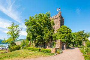 Burg Klopp bei Bingen am Rhein, von Weinbergen umgeben,
Höhenburg mit gut erhaltener historischer neugotischer Architektur,
Unesco-Welterbe Oberes Mitelrheintal, Burg Klopp bei Bingen am Rhein, von Weinbergen umgeben,
Höhenburg mit gut erhaltener historischer neugotischer Architektur,
Unesco-Welterbe Oberes Mitelrheintal,