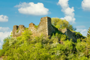 Rosenburg-Ruine in Argenschwang,
im Soonwald (Hunsrück) im Gräfenbachtal, Rosenburg-Ruine in Argenschwang,
im Soonwald (Hunsrück) im Gräfenbachtal,