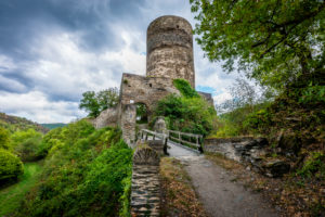 Stahlberg castle ruins near Bacharach-Steeg, it was built as a counter-castle to Stahleck Castle by the Archdiocese of Cologne, a typical spur castle with a neck ditch and drawbridge, Stahlberg castle ruins near Bacharach-Steeg, it was built as a counter-castle to Stahleck Castle by the Archdiocese of Cologne, a typical spur castle with a neck ditch and drawbridge,