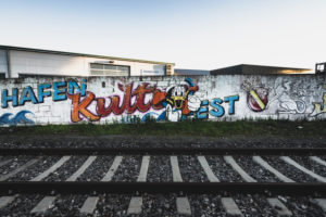 Graffiti, Urban, Streetart, Bahngleis, Hafen, Rheinhafen, Karlsruhe, Deutschland, Europa Graffiti, Urban, Streetart, Bahngleis, Hafen, Rheinhafen, Karlsruhe, Deutschland, Europa