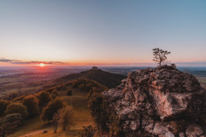 Zellerhorn, Zellerhornwiese, Burg Hohenzollern, Sonnenuntergang, Bisingen, Schwäbische Alb, Baden-Württemberg, Deutschland, Europa Zellerhorn, Zellerhornwiese, Burg Hohenzollern, Sonnenuntergang, Bisingen, Schwäbische Alb, Baden-Württemberg, Deutschland, Europa