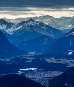 Deutschland, Bayern, Bayerische Alpen, Sonnenaufgang im Karwendel Deutschland, Bayern, Bayerische Alpen, Sonnenaufgang im Karwendel