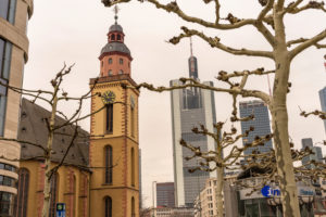 Europa, Deutschland, Hessen, Frankfurt, Straßenszene in der Frankfurter Innenstadt Europa, Deutschland, Hessen, Frankfurt, Straßenszene in der Frankfurter Innenstadt
