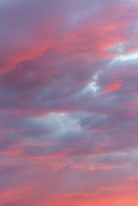 Teilweise bewölkter Himmel bei Sonnenuntergang Teilweise bewölkter Himmel bei Sonnenuntergang