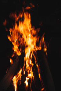Lagerfeuer bei Nacht Lagerfeuer bei Nacht