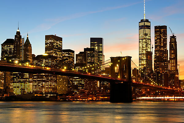 Bildagentur Mauritius Images Manhattan And Brooklyn Bridge At Night New York City