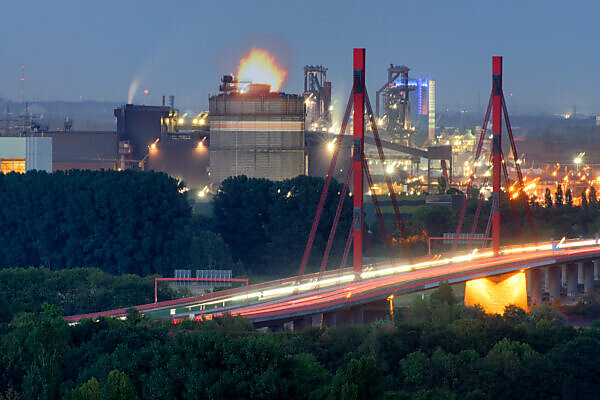 Bildagentur | mauritius images | View from the Rheinpreuen slagheap to the  industrial panorama of the ThyssenKrupp steel plant and the BAB A 42  motorway in Schwelgern, district of Duisburg, Rhine, North