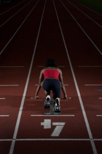 Fatima Pedru, Profi-Leichtathletin,
Persönlichkeitsrechte beachten,
Rückenansicht,
Mau_Set, Menschen, Frau, Farbige, Leichtathletik, Laufen, Sprint, Konzentration, Start, Leistung, Höchstleistung, Kondition, Training, Sport, Laufsport, Sportart, Leistungssport, Sportlerin, Profisportlerin, Leichtathletin, Startblock, Ganzkörper, außen, Tartanbahn, Laufbahn, Training, Lauftraining, knien, Fatima Pedru, Profi-Leichtathletin,
Persönlichkeitsrechte beachten,
Rückenansicht,
Mau_Set, Menschen, Frau, Farbige, Leichtathletik, Laufen, Sprint, Konzentration, Start, Leistung, Höchstleistung, Kondition, Training, Sport, Laufsport, Sportart, Leistungssport, Sportlerin, Profisportlerin, Leichtathletin, Startblock, Ganzkörper, außen, Tartanbahn, Laufbahn, Training, Lauftraining, knien,