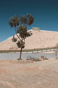 Aussichtsplattform in Coober Pedy, Outback Australien Aussichtsplattform in Coober Pedy, Outback Australien