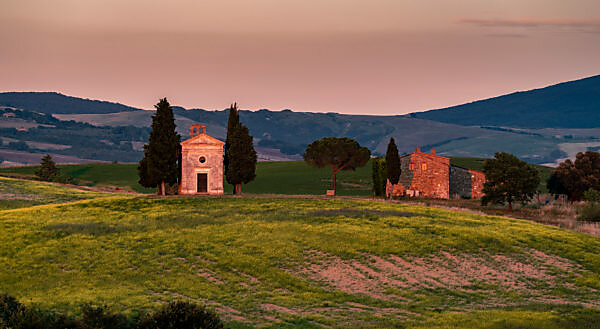 Europe, Italy, Val d'Orcia, Cappella Madonna di Vitaleta, Chapel, Tuscany, San Quirico d'Orcia, Province of Siena, Europe, Italy, Val d'Orcia, Cappella Madonna di Vitaleta, Chapel, Tuscany, San Quirico d'Orcia, Province of Siena,