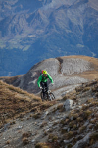 Mountain biker on the way to Peilspitze, Gschnitztal, Stubaier Alps, Tyrol, Austria