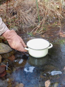 Put the pot of hot water on the ice when the pond freezes over Put the pot of hot water on the ice when the pond freezes over