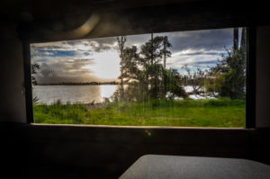 Regenwetter, Iveagh Bay Campground, Lake Brunner, Südinsel Neuseeland Regenwetter, Iveagh Bay Campground, Lake Brunner, Südinsel Neuseeland