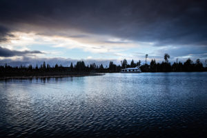 Sonnenuntergang am Ufer des Lake Brunner, Südinsel Neuseeland Sonnenuntergang am Ufer des Lake Brunner, Südinsel Neuseeland