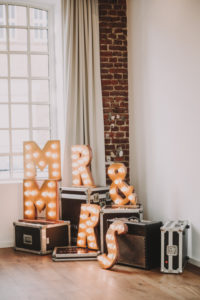 Wedding decoration, suitcase, letters, MR & MRS, shine