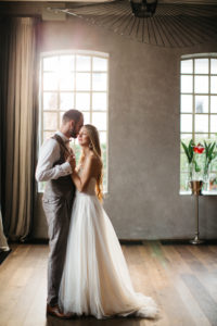 Newlyweds, young, inside Newlyweds, young, inside