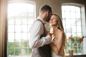 Newlyweds, young, inside Newlyweds, young, inside