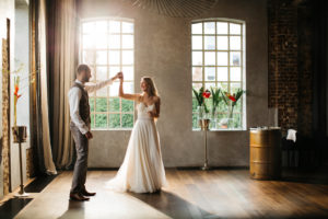 Newlyweds, young, inside Newlyweds, young, inside