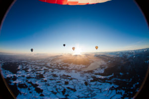 Ballone, Ballonfahren, Tegernsee, Luftaufnahme, Sonnenaufgang, Tegernseer Tal, Oberbayern, Bayern, Deutschland Ballone, Ballonfahren, Tegernsee, Luftaufnahme, Sonnenaufgang, Tegernseer Tal, Oberbayern, Bayern, Deutschland