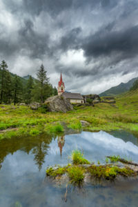 Prettau, Provinz Bozen, Südtirol, Italien. Die Heilig Geist Kapelle Prettau, Provinz Bozen, Südtirol, Italien. Die Heilig Geist Kapelle