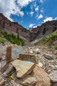 Aldein, Provinz Bozen, Südtirol, Italien. Geoparc Bletterbach. Die Gorz, dem Talende der Bletterbachschlucht Aldein, Provinz Bozen, Südtirol, Italien. Geoparc Bletterbach. Die Gorz, dem Talende der Bletterbachschlucht