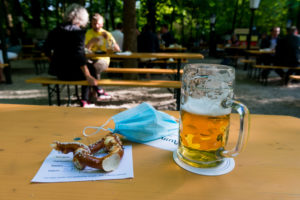 Beer garden reopened, distance, Munich, Aumeister, corona time, mouth-nose protection, mask Beer garden reopened, distance, Munich, Aumeister, corona time, mouth-nose protection, mask