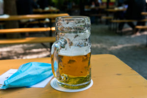 Beer garden reopened, distance, Munich, Aumeister, corona time, mouth-nose protection, mask Beer garden reopened, distance, Munich, Aumeister, corona time, mouth-nose protection, mask