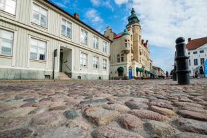 Auf dem Marktplatz von Kalmar, tiefe Perspektive Auf dem Marktplatz von Kalmar, tiefe Perspektive