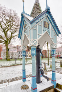 Brunnenhäuschen, Marktplatz, Giebelhäuser, Altstadt, Friedrichstadt, Nordsee, Winter, Schleswig-Holstein, Deutschland, Europa Brunnenhäuschen, Marktplatz, Giebelhäuser, Altstadt, Friedrichstadt, Nordsee, Winter, Schleswig-Holstein, Deutschland, Europa