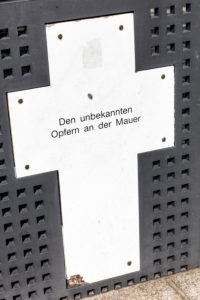 Spreeufer, memorial crosses, memorial, Spreebogenpark, government district, Berlin, Germany Spreeufer, memorial crosses, memorial, Spreebogenpark, government district, Berlin, Germany