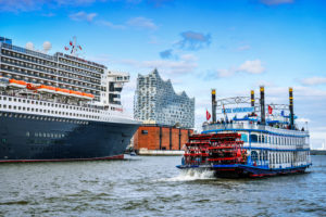 Germany, Hamburg, HafenCity, cruise ship, Queen Mary 2, paddle steamer, Elbphilharmonie Germany, Hamburg, HafenCity, cruise ship, Queen Mary 2, paddle steamer, Elbphilharmonie