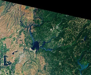 This image of California's  Lake Oroville,the state's second largest reservoir,was captured by the Operational Land Imager (OLI) on Landsat 8 on June 4,2019. From 2019 to 2021,because of historic drought conditions,the reservoir's  water level fell 190 feet (58 meters),from 895 to 705 feet above sea level (see images SS1260033 and SS1260045 for comparison).