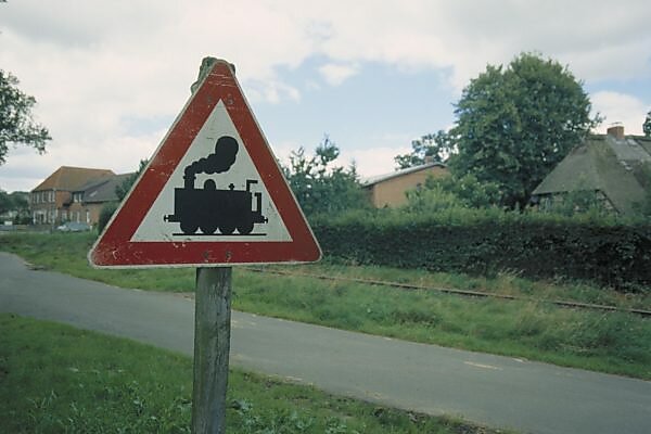 Bildagentur Mauritius Images England Somerset Blue Anchor Warning Road Signs On The Approach To The Level Crossing At Blue Anchor Somerset