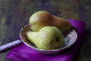 smal bowl with two pears smal bowl with two pears