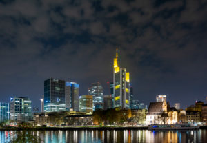 Deutschland, Hessen, Frankfurt, Frankfurter Skyline bei Nacht. Deutschland, Hessen, Frankfurt, Frankfurter Skyline bei Nacht.