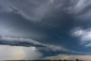 Deutschland, Baden-Württemberg, Karlsruhe, Stadtteil Durlach, Gewitterwolken mit Unwetterpotential. Deutschland, Baden-Württemberg, Karlsruhe, Stadtteil Durlach, Gewitterwolken mit Unwetterpotential.